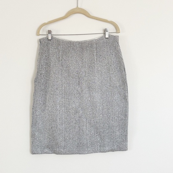 NEW St. John Sparkle Skirt Textured Tweed Silver Metallic Size 10 - Picture 3 of 4